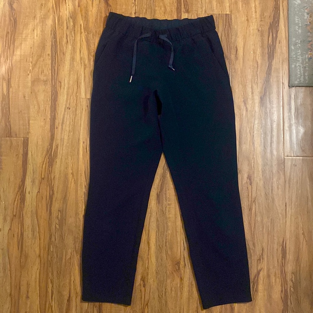 Lululemon tapered leg mid rise pant